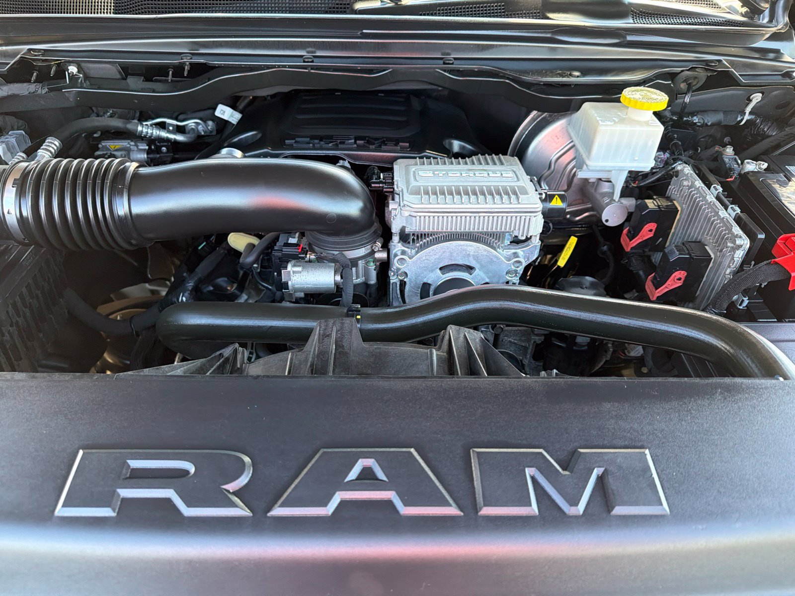 Used 2020 RAM 1500 Laramie AWD/4WD image 11