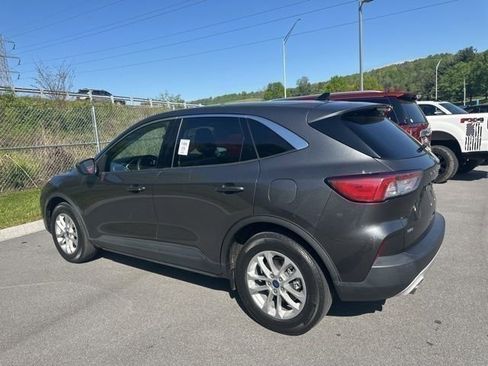 Used 2020 Ford Escape SE FWD image 36