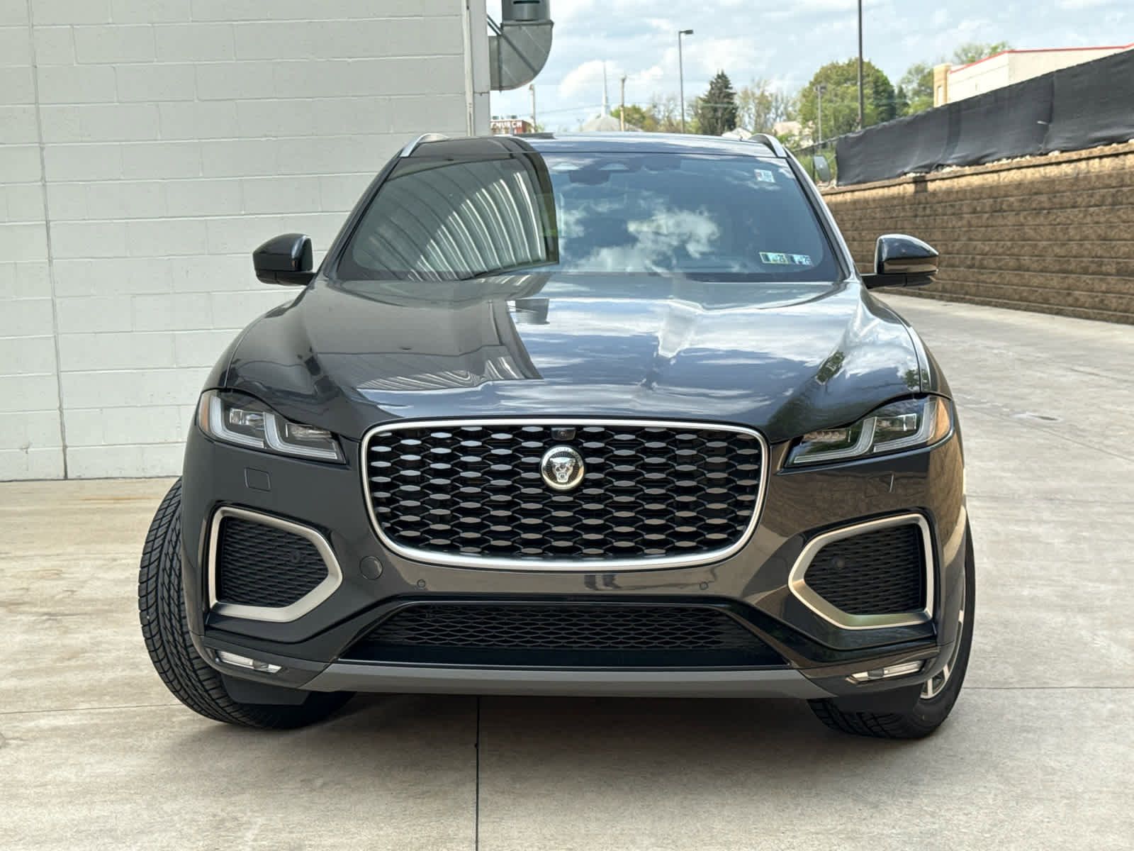Used 2026 Jaguar F-PACE R-Dynamic S AWD/4WD image 2