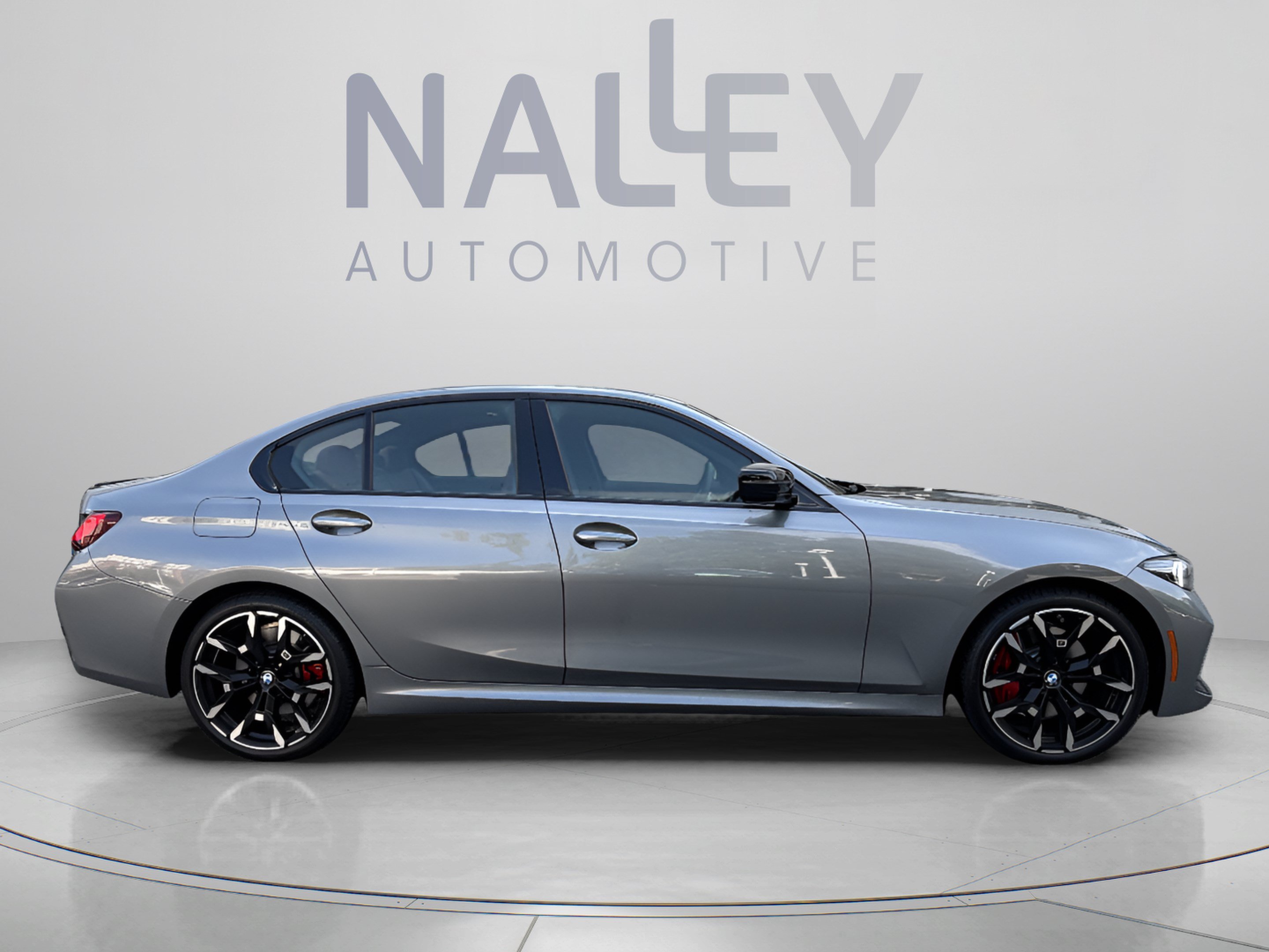 Used 2026 BMW 330i Sedan w/ M Sport Package RWD image 4