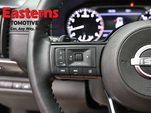 Used 2025 Nissan Pathfinder SL w/ SL Premium Package AWD/4WD image 15