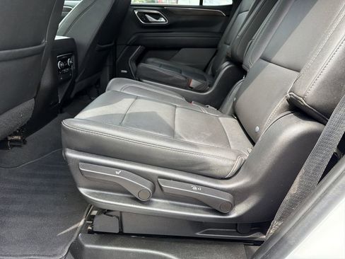Used 2022 Chevrolet Tahoe LT w/ Luxury Package AWD/4WD image 19