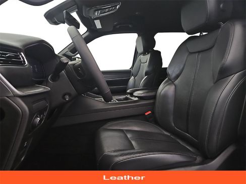 Used 2023 Jeep Wagoneer L Series II image 12