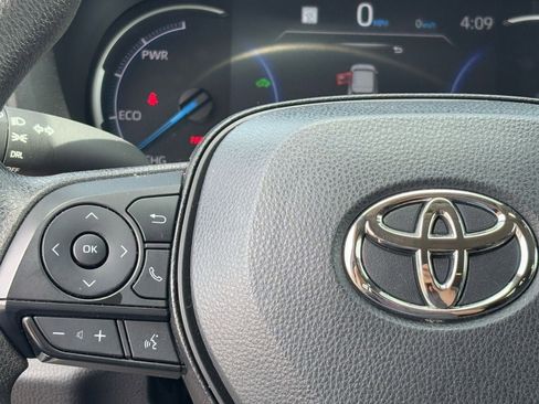 Used 2025 Toyota RAV4 LE image 19