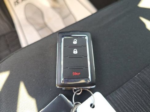 Certified 2025 Jeep Grand Cherokee Laredo X AWD/4WD image 32