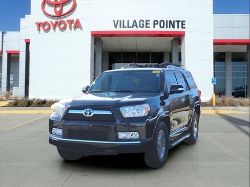 Used 2011 Toyota 4Runner SR5 image 1