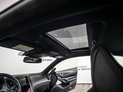 Used 2017 INFINITI Q60 Red Sport 400 RWD image 22
