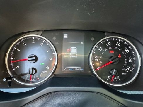 Used 2022 Toyota RAV4 XLE Premium AWD/4WD image 16