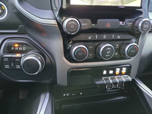 Used 2019 RAM 1500 Big Horn AWD/4WD image 17