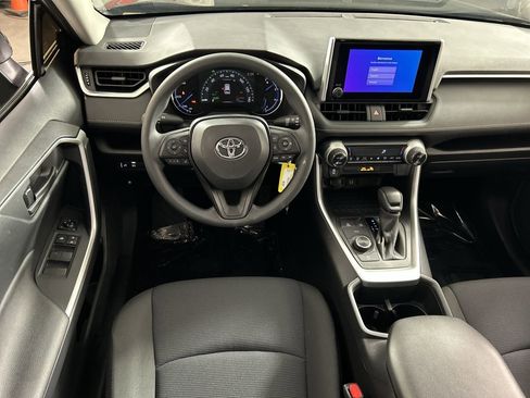 Used 2025 Toyota RAV4 LE image 21