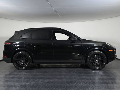 Used 2023 Porsche Cayenne Platinum Edition AWD/4WD image 16