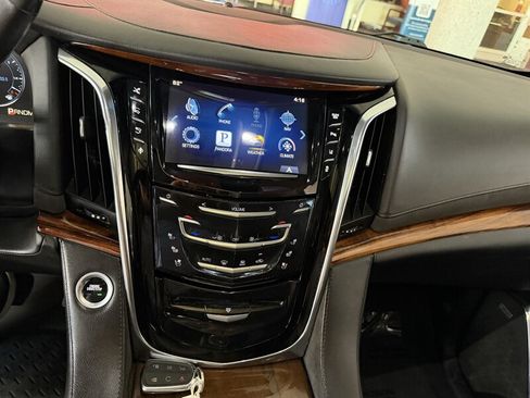 Used 2015 Cadillac Escalade Premium AWD/4WD image 15