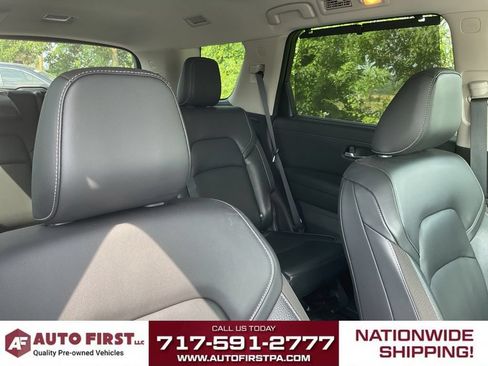 Used 2022 Nissan Pathfinder SL AWD/4WD image 16