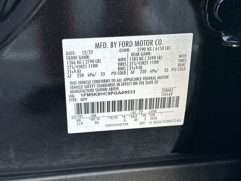 Certified 2023 Ford Explorer Platinum w/ Technology Package image 32