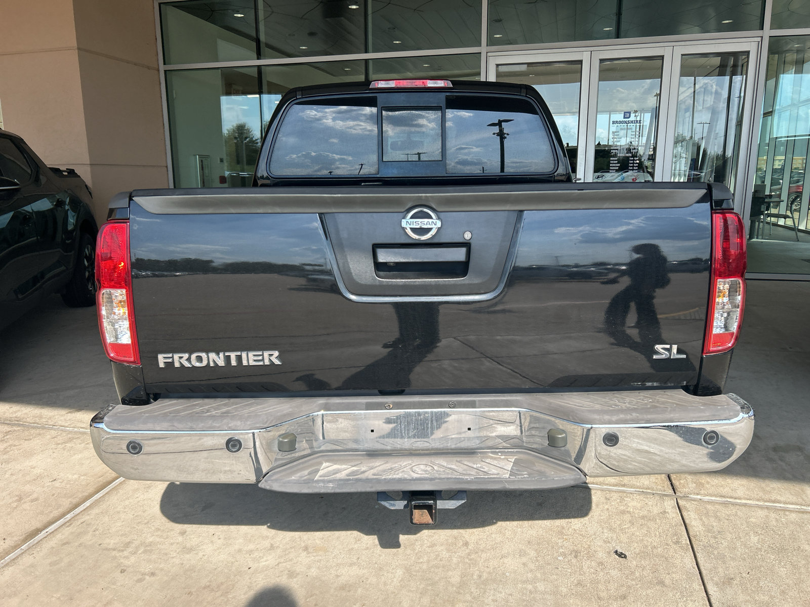Used 2019 Nissan Frontier SL RWD image 11