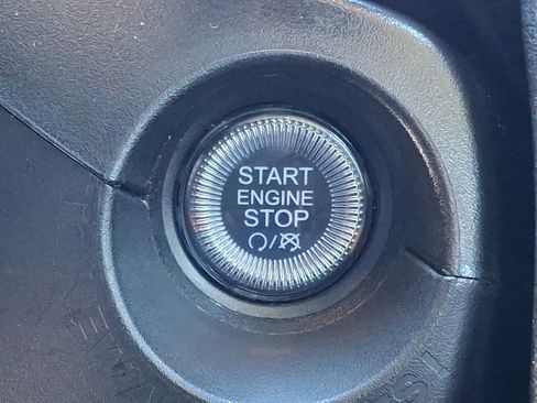 Used 2023 Jeep Renegade Trailhawk image 23