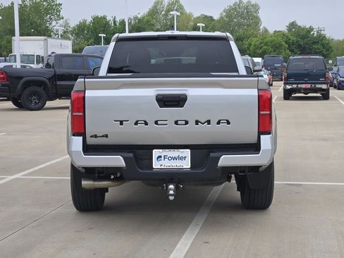 Used 2024 Toyota Tacoma TRD Sport AWD/4WD image 6