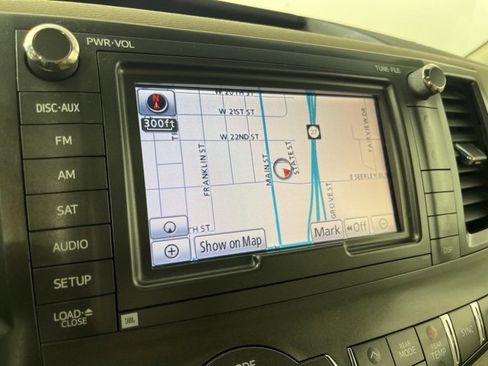 Used 2011 Toyota Sienna Limited image 11