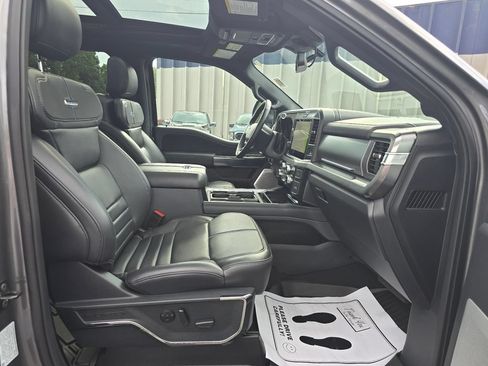 Used 2025 Ford F450 Platinum w/ FX4 Off-Road Package AWD/4WD image 13