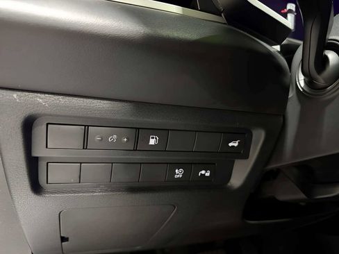 Used 2023 Mitsubishi Outlander SE AWD/4WD image 37