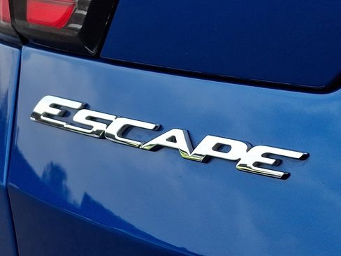 Used 2018 Ford Escape SE w/ SE Sync 3 Package image 29