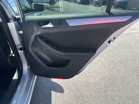 Used 2014 Volkswagen Jetta TDI FWD image 23