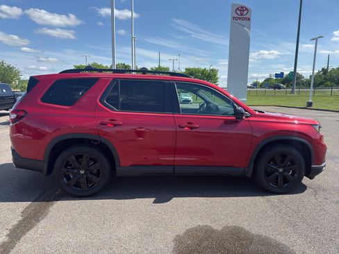 Used 2025 Honda Pilot Black Edition image 6