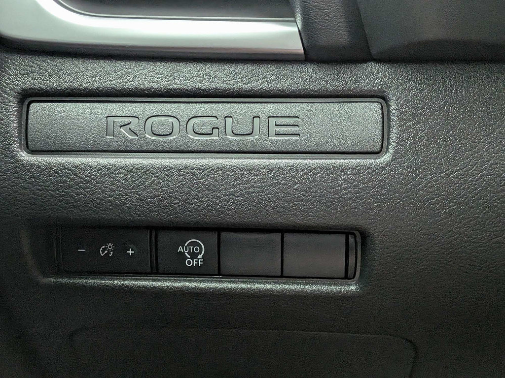 Used 2025 Nissan Rogue S FWD image 24