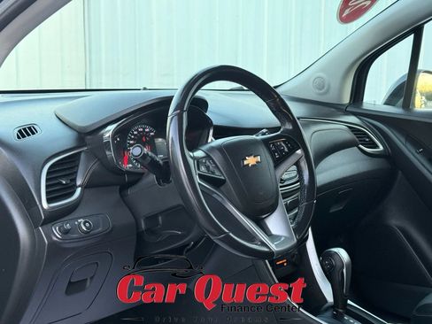 Used 2019 Chevrolet Trax LT w/ LT Convenience Package AWD/4WD image 10