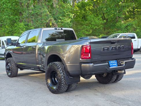 Used 2025 RAM 3500 Laramie AWD/4WD image 5