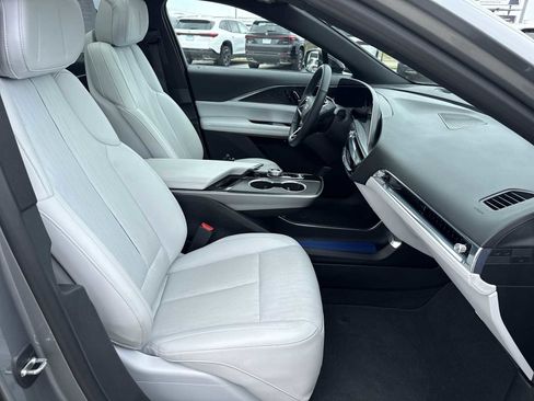 Certified 2024 Cadillac Lyriq Luxury AWD/4WD image 28