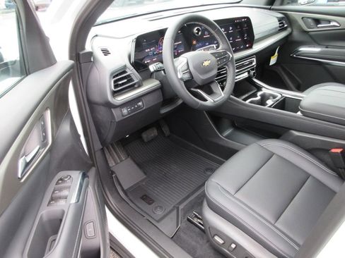 New 2026 Chevrolet Traverse LT w/ Driver Confidence Package image 12