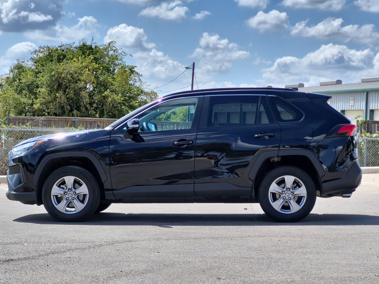Certified 2025 Toyota RAV4 XLE FWD image 2