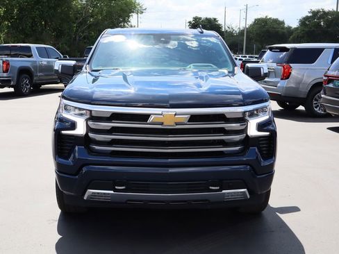 Used 2023 Chevrolet Silverado 1500 High Country w/ High Country Premium Package AWD/4WD image 4