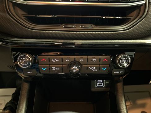 New 2026 Jeep Compass Limited image 17