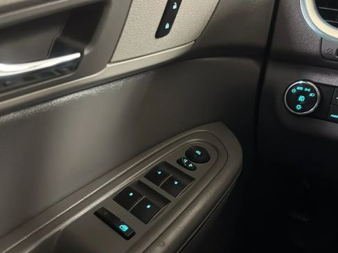 Used 2015 Chevrolet Traverse LT FWD image 16