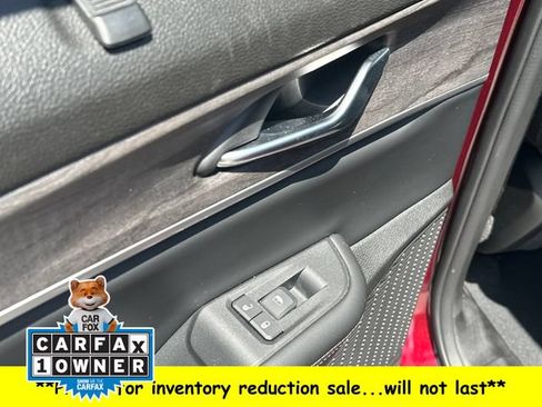 Used 2024 Jeep Grand Cherokee Limited w/ Luxury Tech Group II RWD image 15