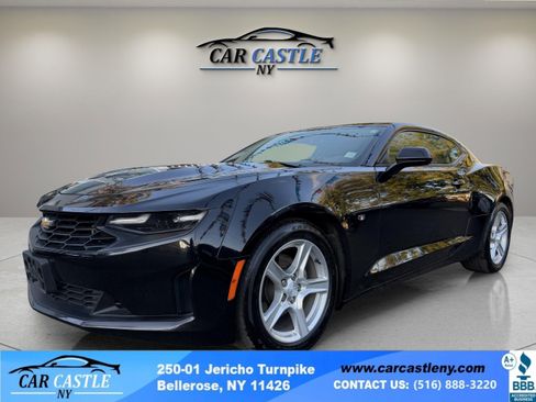 Used 2023 Chevrolet Camaro LT image 1