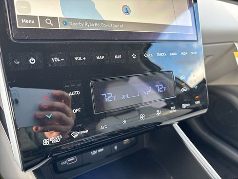 New 2024 Hyundai Tucson Limited image 25