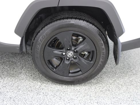 Used 2025 Toyota RAV4 XLE FWD image 10