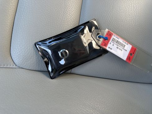 Certified 2023 Volvo XC60 B5 Plus w/ Protection Package Premier FWD image 38