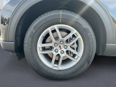 New 2026 Ford Explorer Active image 9