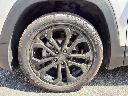 Used 2021 GMC Terrain SLT w/ Elevation Edition FWD image 33