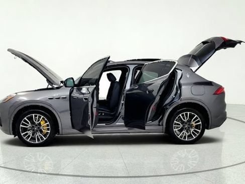 Used 2023 Maserati Grecale GT AWD/4WD image 15