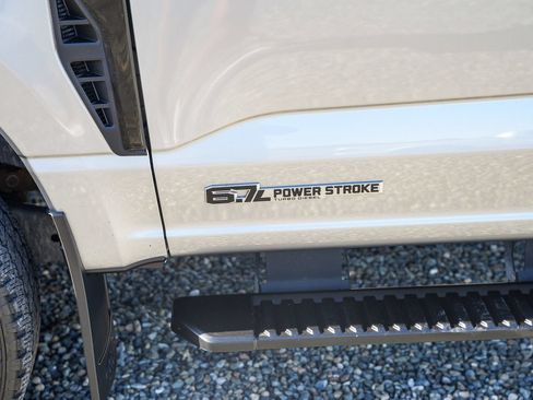 Used 2023 Ford F250 Lariat w/ Sport Appearance Package AWD/4WD image 10