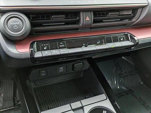 Used 2026 Toyota Prius Plug-In Hybrid image 15