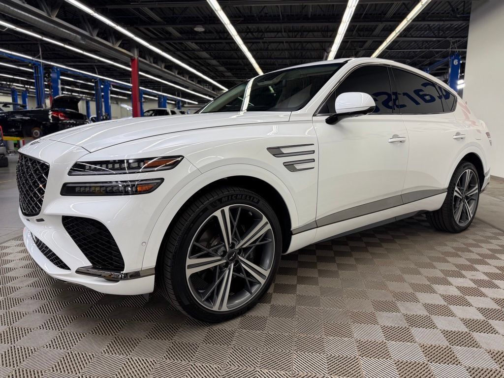 Used 2025 Genesis GV80 3.5T e-SC AWD/4WD image 3
