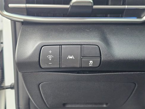 Certified 2021 Hyundai Elantra Limited w/ Cargo Package image 23