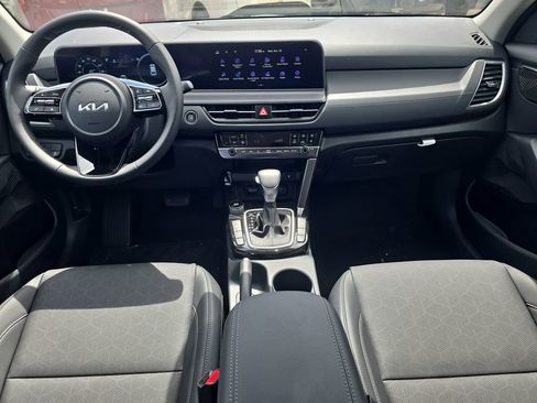 New 2026 Kia Seltos EX FWD image 12