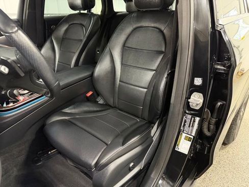 Used 2017 Mercedes-Benz GLC 300 4MATIC image 22